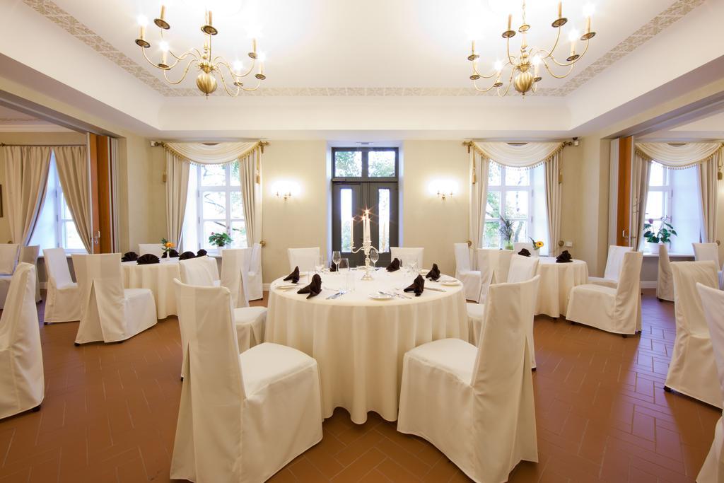 Hotel Skrunda Manor Exterior foto